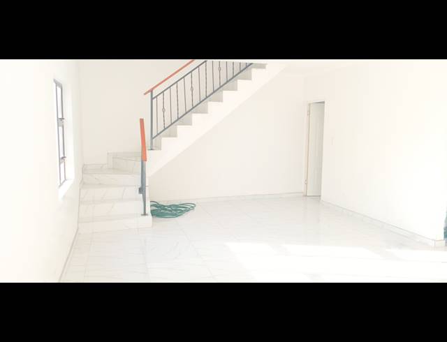 3 bed property to rent in RESERVOIR HILLS
